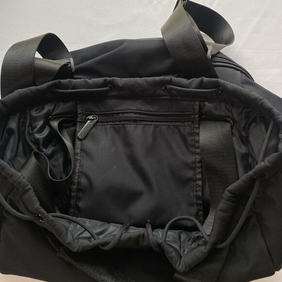 Beyond Yoga Black Convertible Gym Bag One Size - Picture 9 of 16
